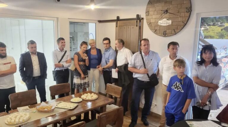 Návšteva zástupcov Združenia miest a obcí Slovenska v prevádzke Tradície Kysúc